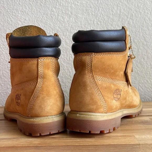 Women's Timberland Waterproof 6" Premium Lug Sole Boots - Picture 4 of 5